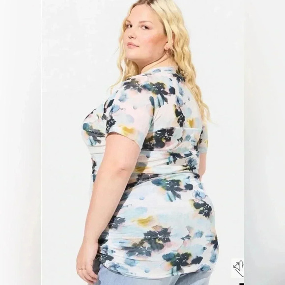 Torrid stretch mesh crewneck ruched short sleeve watercolor floral top 4X D45 - Picture 2 of 7